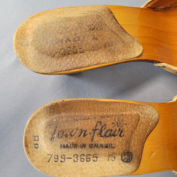 Vintage 70s Town Flair Wooden Sandals Heels Eyelet Womens 8B Tan Suede Shoes - Picture 7 of 15